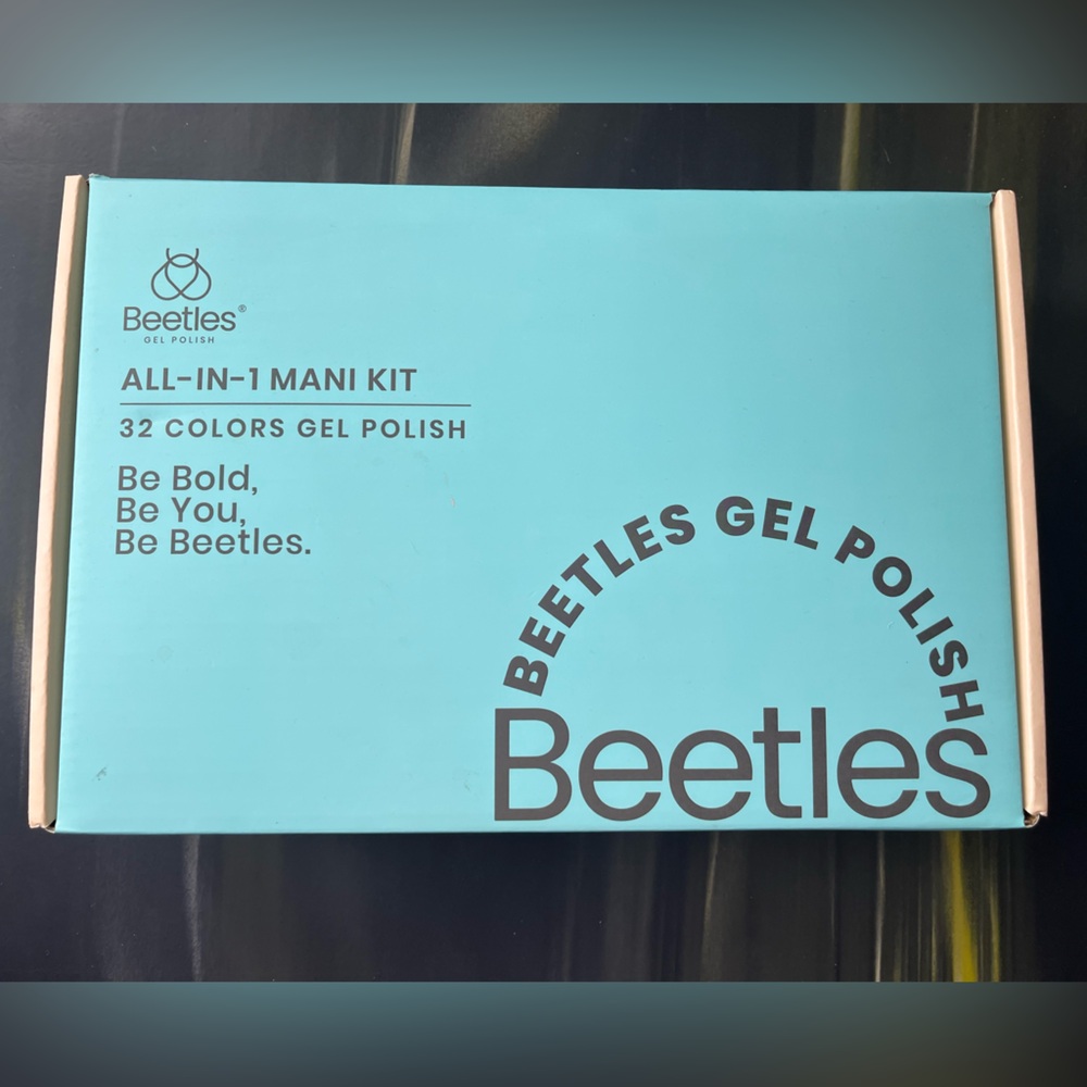 Beetles All-in-One Gel Polish Kit with Light
